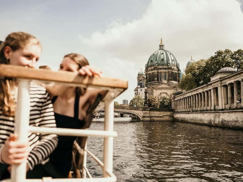 1h Berlin-Cruise with 140 year old electrified steamship - Museum Island from the Spree