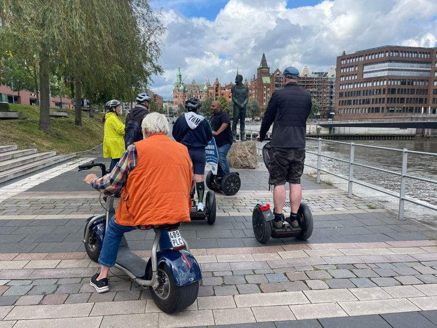 3 Hours Hamburg E-Scooter Tour - Rathaus, Hauptbahnhof, and the Alster lakes