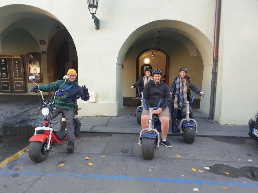 3 Hours Hamburg E-Scooter Tour - Safety, comfort, and the small-group setup