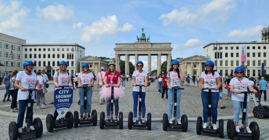 3h-Berlin: Private Sightseeing Segway Tour - Along the River Spree toward the government district