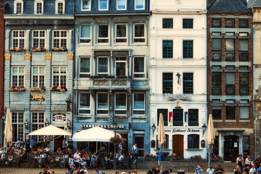 Aachen: Private Walking Tour With A Professional Guide - Timing, Languages, and Practical Details