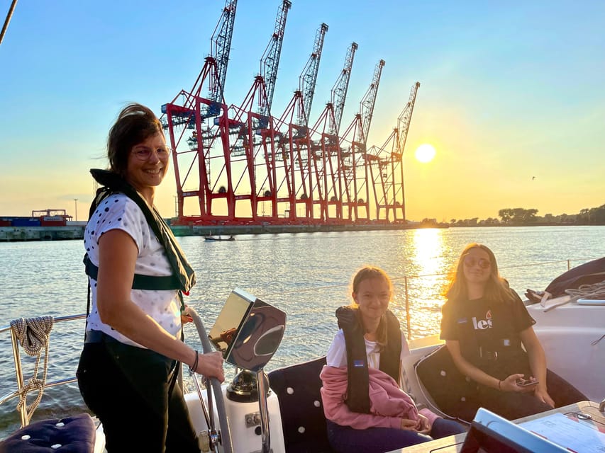 "After Work" - Sailing-Yacht Cruising Event, Hamburg/Elbe - Why this sailing trip feels different from a standard harbor cruise