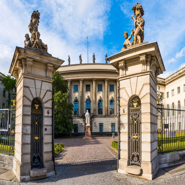 Albert Einstein in Berlin Private Guided Tour - Who Should Book the Einstein Tour?