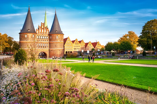 All-in-One: Beautiful Lübeck: Shore Excursion from Kiel Port - Holsten Gate gives you the perfect first look