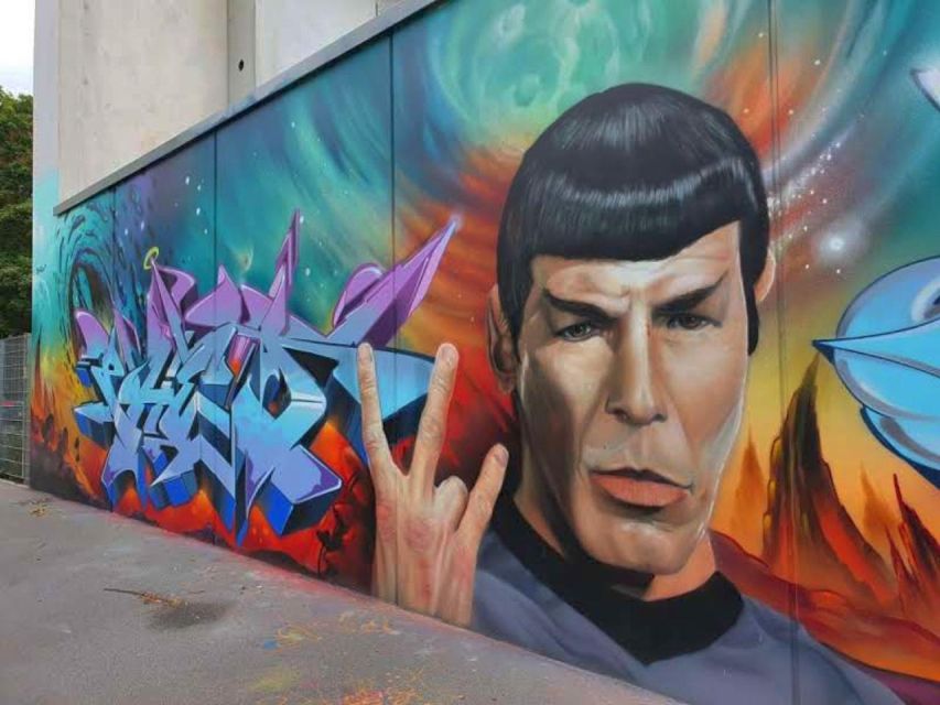 Alternative Berlin / Street art tour - Private group - A personal tour led by Adrian