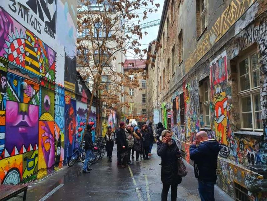 Alternative Berlin / Street art tour - Private group - What the three hours feel like