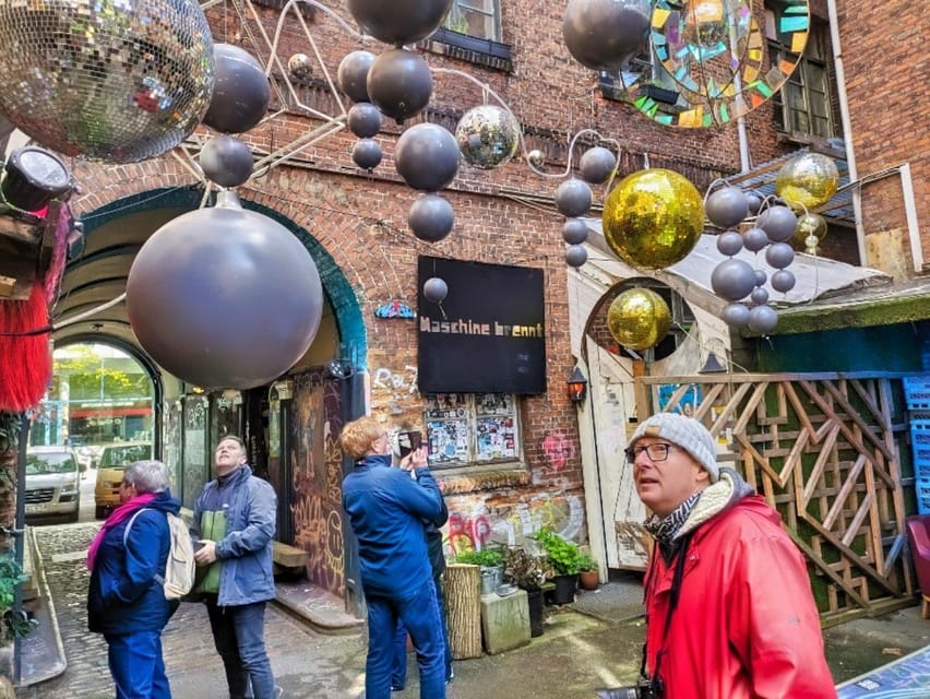 Alternative Hamburg / Street Art Private Tour - Rote Flora, protest, and the arguments behind the paint