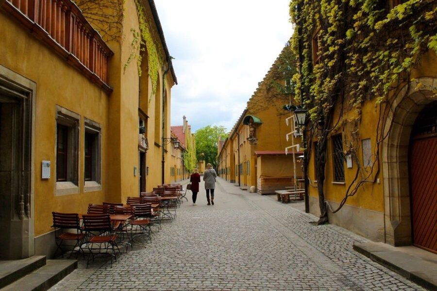 Augsburg: Historical Highlights Private Walking Tour - What the private format changes