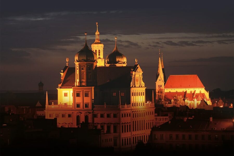 Augsburg: Illuminated Guided Evening Walking Tour - Why Augsburg looks better at night