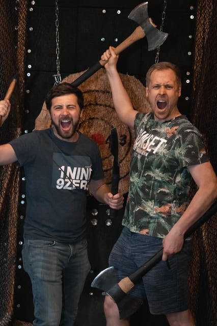 AXE THROWING EXPERIENCE IN BERLIN - Warm-up games and finding your throw