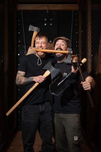 AXE THROWING EXPERIENCE IN BERLIN - Timing, cancellation, and practical planning