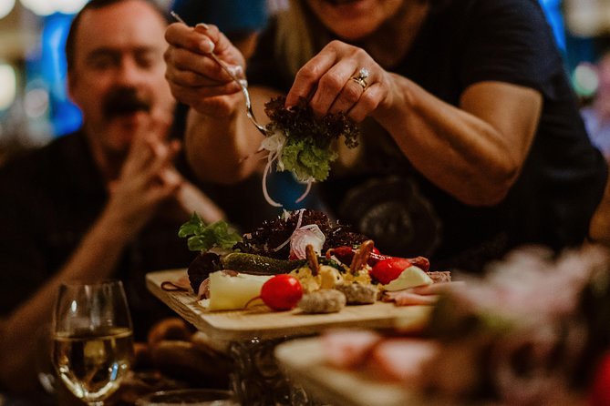 Bavarian Beer and Food Evening Tour in Munich - The guides make or break the evening