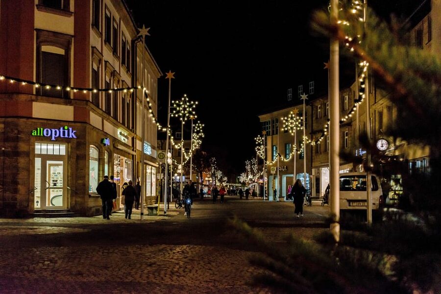 Bayreuth: Christmas city tour in German - A royal beginning at Bayreuth Tourist Information