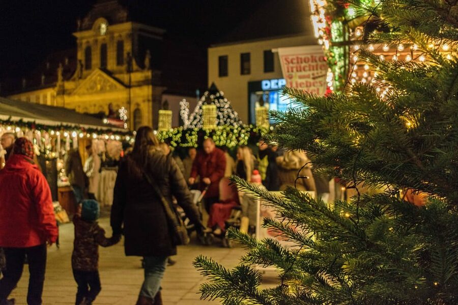 Bayreuth: Christmas city tour in German - The New Palace and Wilhelmine’s court