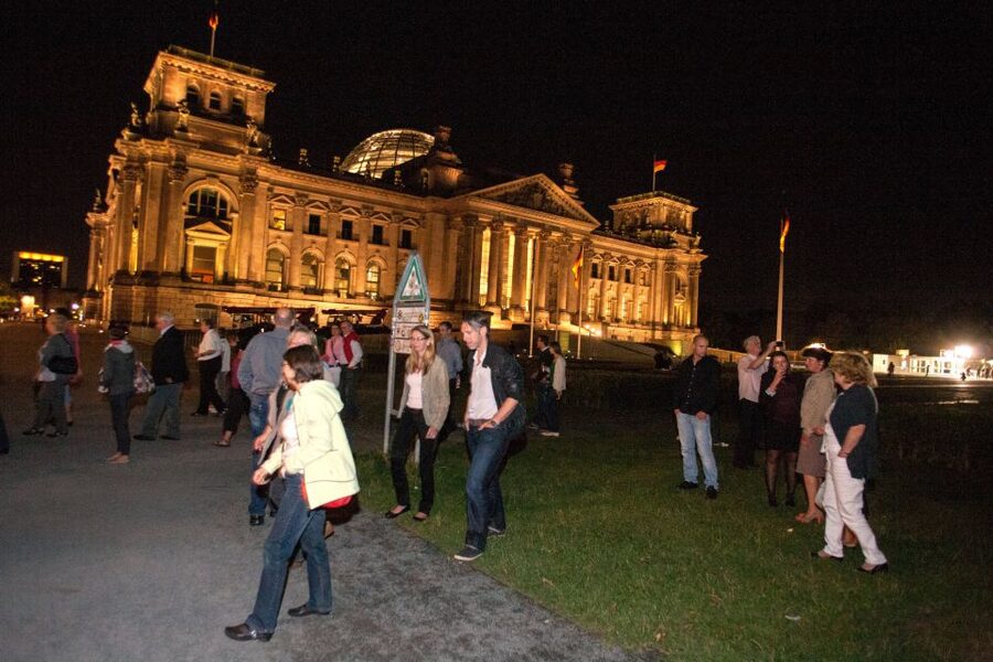 Berlin: 1.5-Hour Comedy Bus Tour in German - Final decision: book it for comedy, not museum access