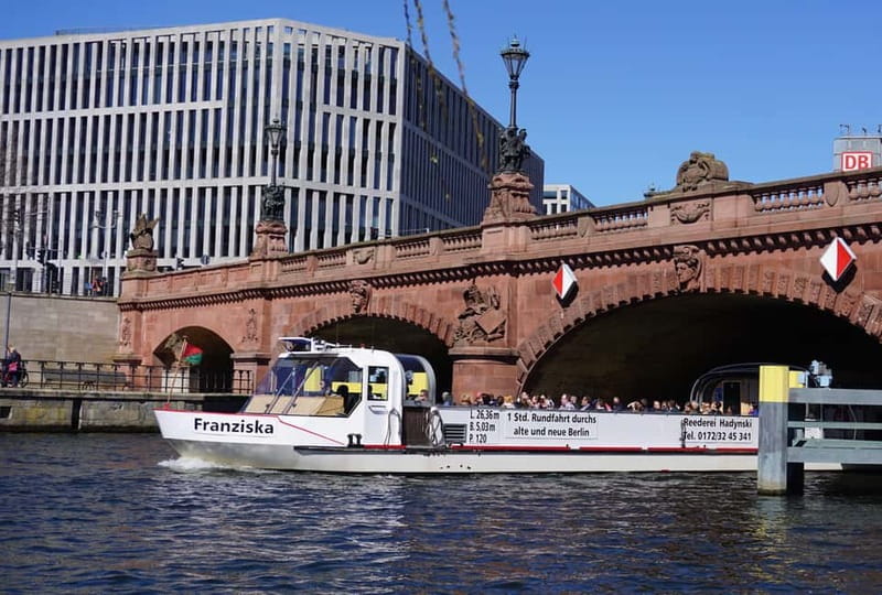 Berlin: 1-Hour Boat Tour with Bilingual Live Guide - Key points at a glance