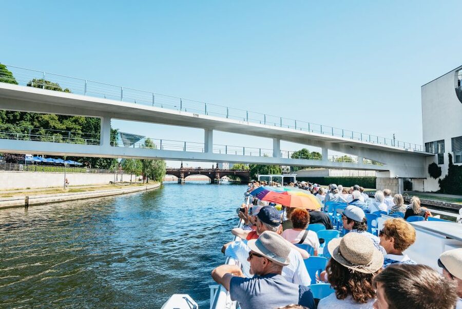 Berlin: 1-Hour City Tour by Boat with Guaranteed Seating - What the audio guide is really like