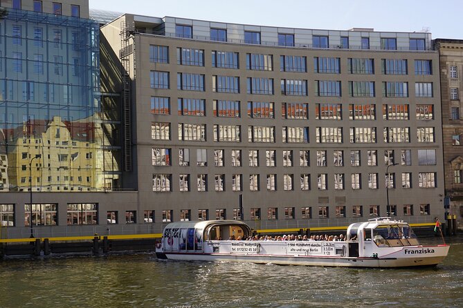 Berlin: 1-hr Boat Tour with Bilingual Live Guide (DE/EN) - Who should book this cruise?