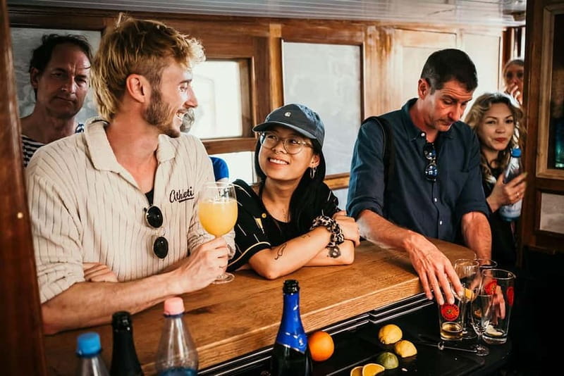 Berlin: 2.5-Hour Beer & Sunset Sightseeing Boat Cruise - Weather, photography, and practical comfort
