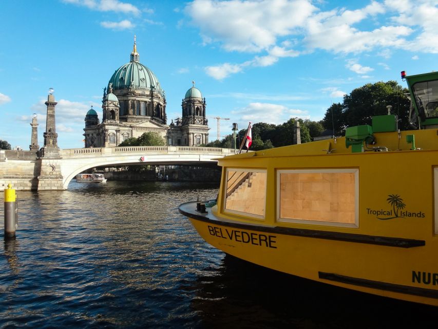 Berlin: 2.5-Hour East Side Boat Cruise with Commentary - Key points at a glance