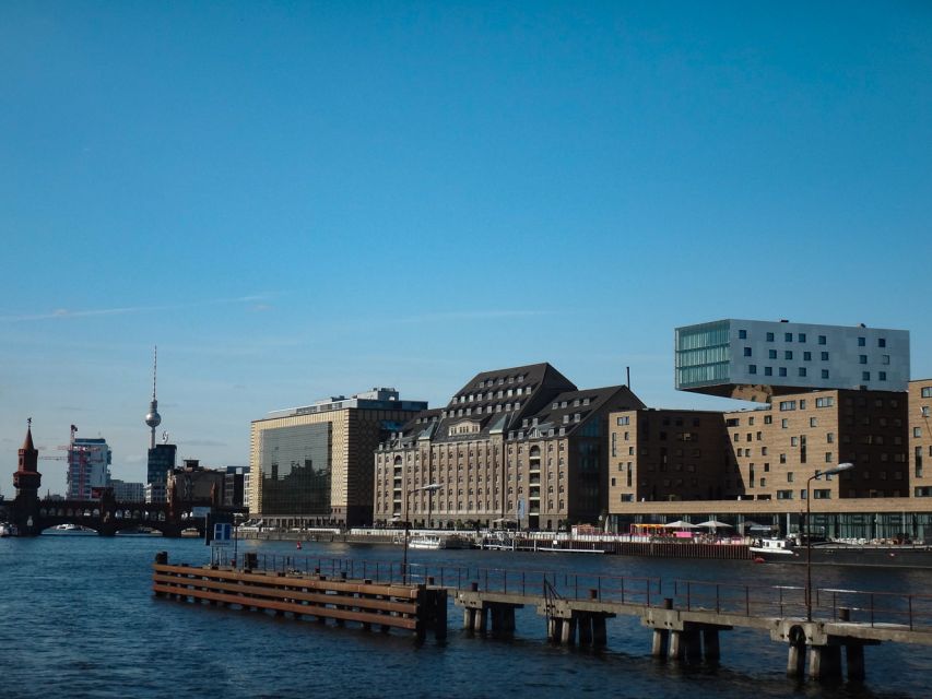 Berlin: 2.5-Hour East Side Boat Cruise with Commentary - Mühlendamm Lock and the origins of Berlin