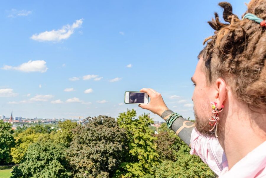 Berlin: 2.5-Hour Walking Tour through Kreuzberg 61 - What the guide adds to the experience