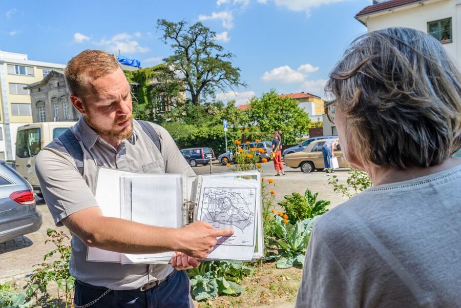 Berlin: 2.5-Hour Walking Tour through Kreuzberg 61 - The Prussian monument and the meaning of public memory