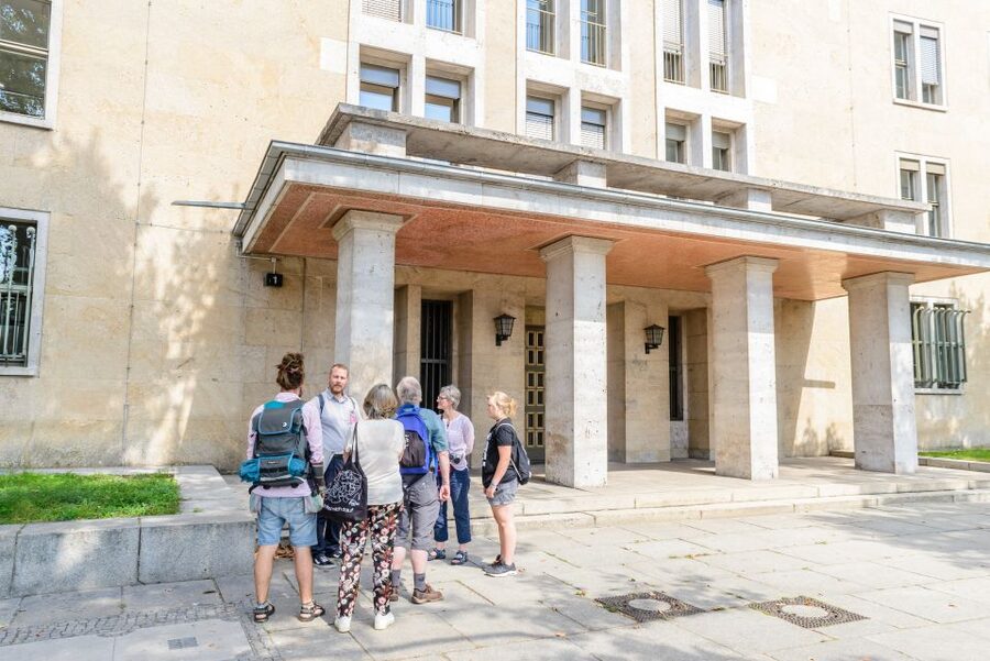 Berlin: 2.5-Hour Walking Tour through Kreuzberg 61 - Riehmers Hofgarten and western Kreuzberg’s courtyards