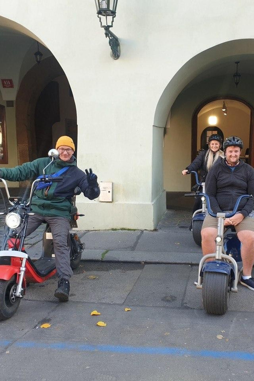 Berlin: 2-Hour City Guided Tour on a Fat Scooter - Brandenburg Gate and the central Berlin sweep