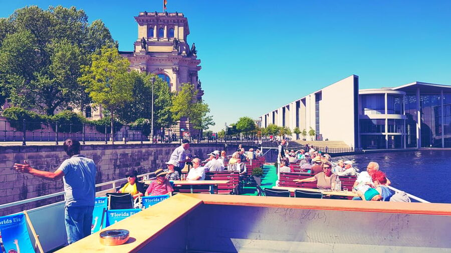 Berlin: 3.5-Hour Sightseeing Cruise on the Spree River - What the onboard setup means for you