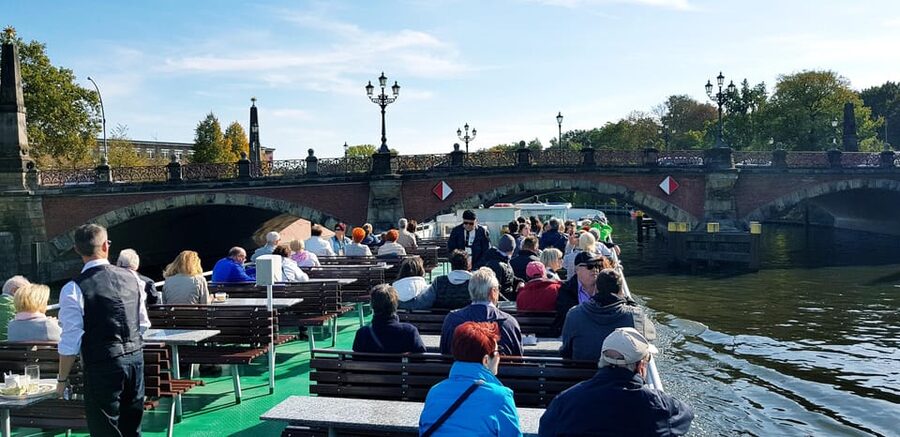 Berlin: 3.5-Hour Sightseeing Cruise on the Spree River - North to Berlin’s former ports