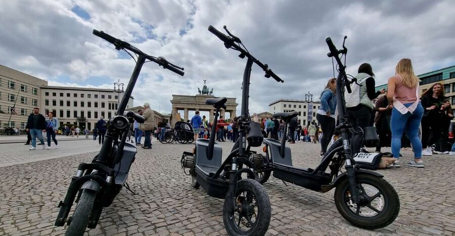 Berlin: 3-H Top Sights Guided E-Scooter Tour - The Reichstag and the Spree River