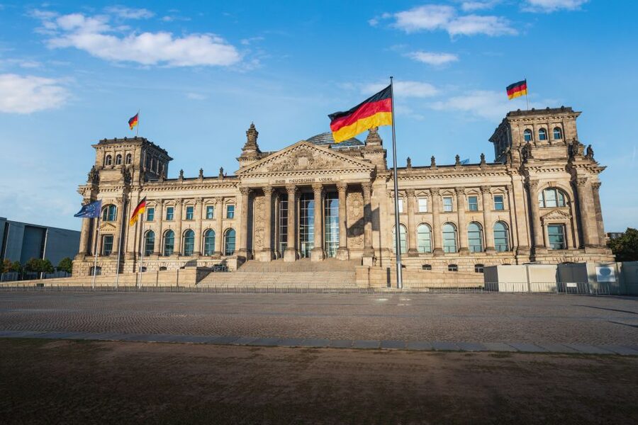 Berlin: 3-H Top Sights Guided E-Scooter Tour - Guide Style and Local Tips