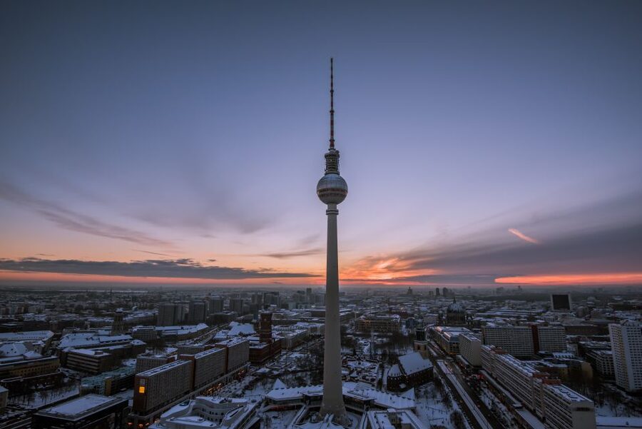Berlin: 3-Hour Private Tour in French or Italian - What this three-hour Berlin tour is really designed to do