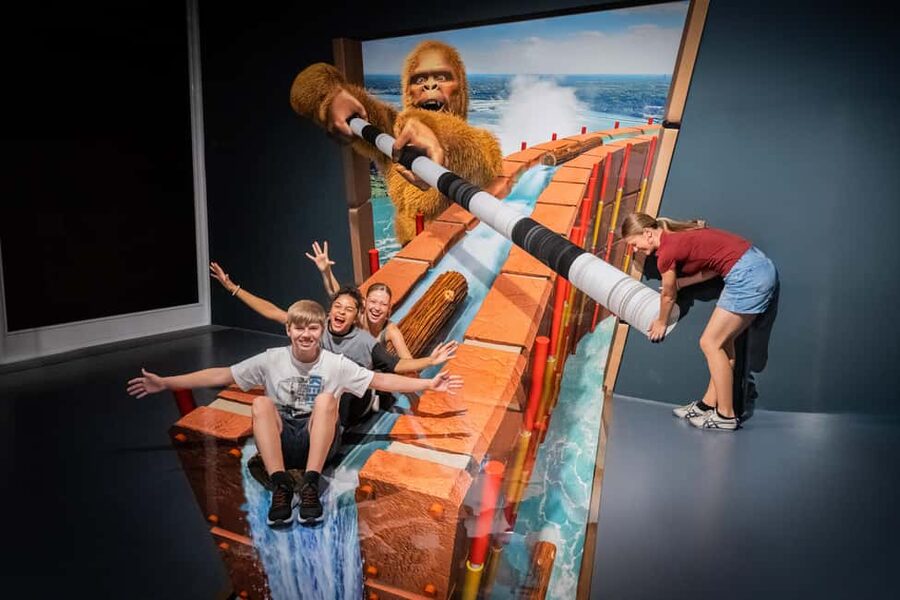 Berlin: 3D TrickArt Museum - Tickets - Starting with Berlin, whales, and the Spree