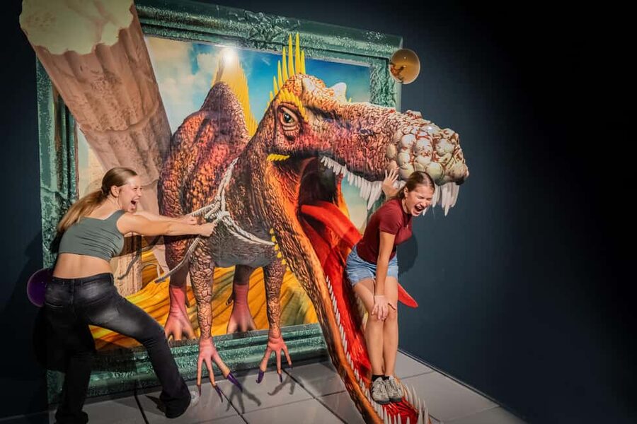 Berlin: 3D TrickArt Museum - Tickets - Dinosaurs, Godzilla, and the comic-book action