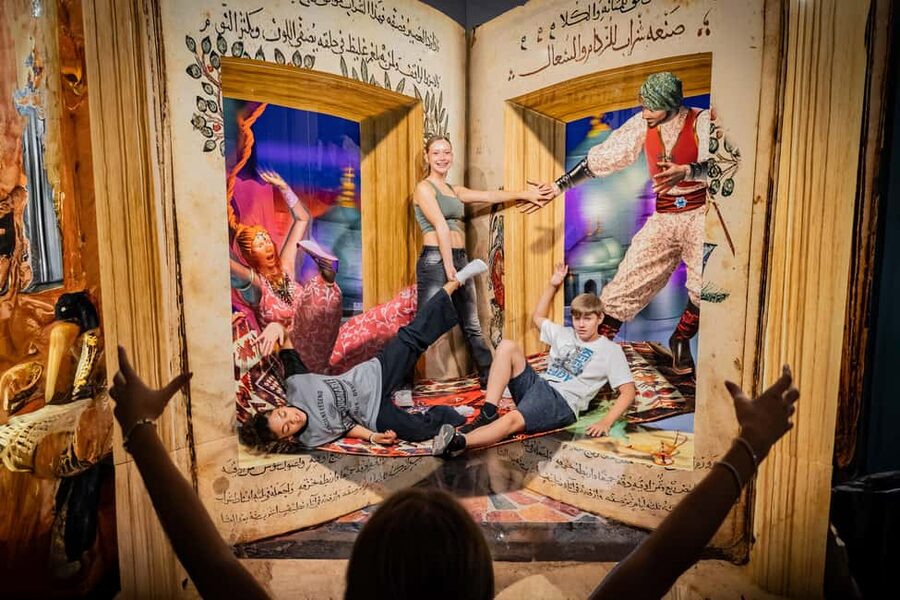 Berlin: 3D TrickArt Museum - Tickets - Why the staff introduction helps