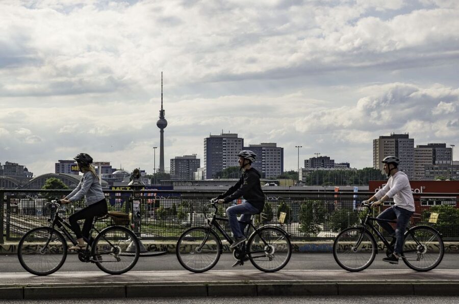 Berlin: 48-Hour or 72-Hour Bike Rental - Tempelhofer Park: wide-open riding space