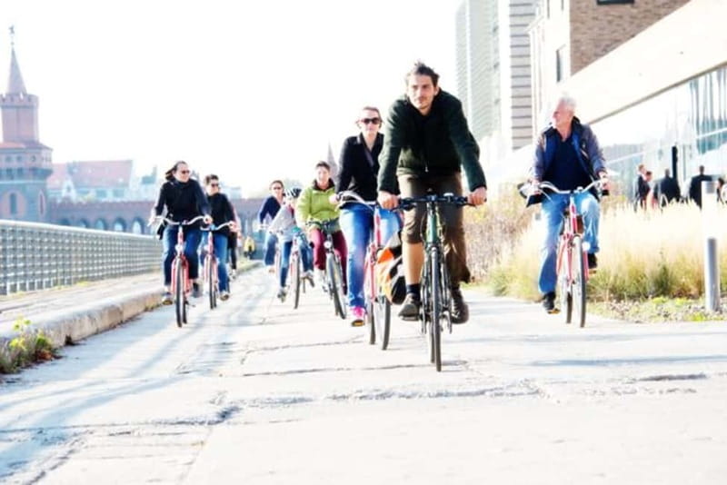 Berlin: Alternative Berlin Bike Tour - From Nikolaiviertel into Berlin’s alternative side