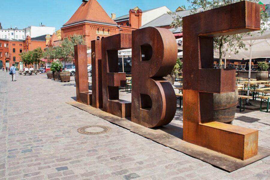 Berlin: Alternative Berlin Walking Tour - Key things to know before you go