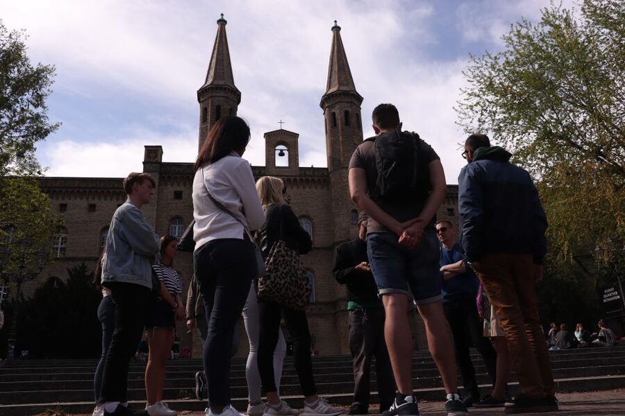 Berlin: Alternative Berlin Walking Tour - Kreuzberg: migration, music, and street art
