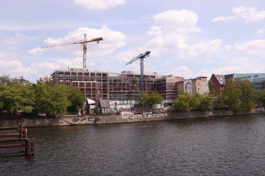 Berlin: Alternative Berlin Walking Tour - Food stops and the stories behind Berlin’s fast food