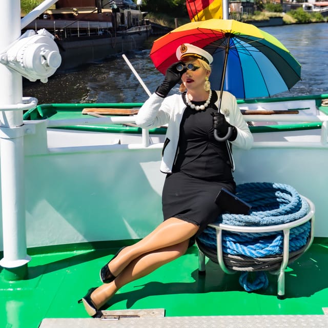 Berlin: Audrey Ahoi! Spree cruise with drag queen (HOL) - Bellevue Palace and the House of World Cultures