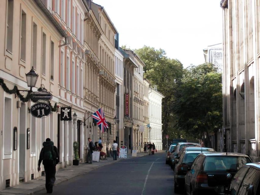 Berlin: Backyards of Berlin 2-Hour Tour - Key points at a glance