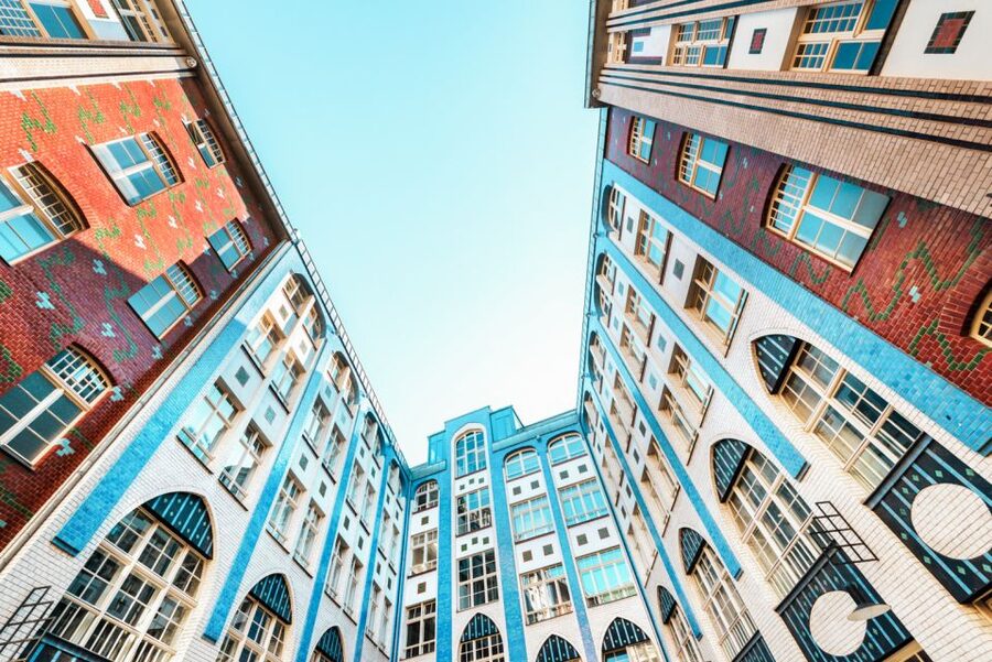 Berlin: Backyards of Berlin 2-Hour Tour - Finishing at Heckmann Höfe