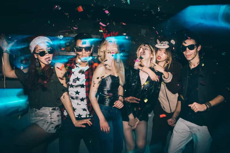 Berlin: Bar & Party Tour with Free Shots & VIP Club Access - Walking between three Berlin bars