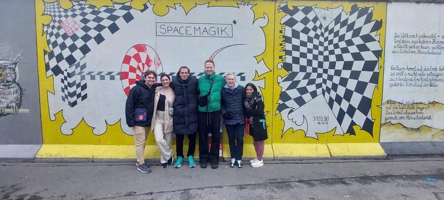 Berlin: Berlin Wall & East Side Gallery Walking Tour - Starting in Friedrichshain and Kreuzberg