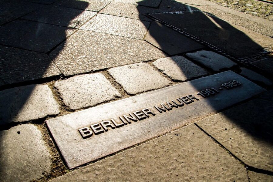 Berlin: Berlin Wall Tour Berlin East West - Family dramas and escape attempts along the former border