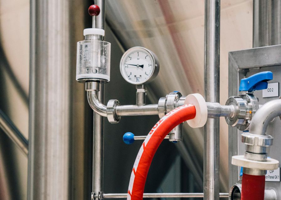 Berlin: Berliner Berg Brewery Tour with Beer Tasting - What makes the guide-led format useful