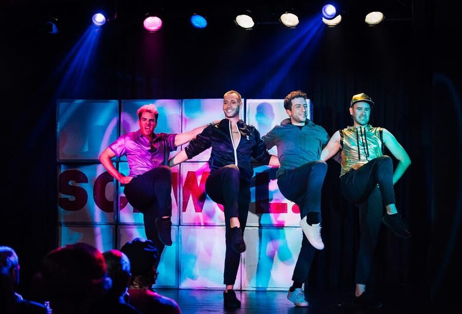 Berlin: BKA Theater "Operetta for two gay tenors" - The BKA Theater and the evening atmosphere